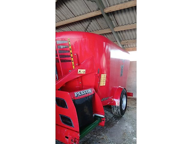 Peecon Lowliner 20 m3 voermengwagen